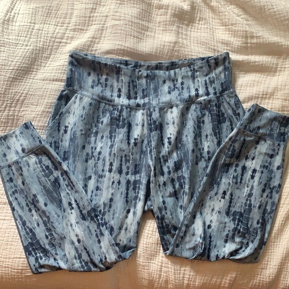 Montage_Decor's tweet photo. So good I had to share! Check out all the items I'm loving on @Poshmarkapp #poshmark #fashion #style #shopmycloset #victoriassecret #ptula #oldnavy: https://t.co/YP3c4E6jgf https://t.co/HbKhbiBHFx