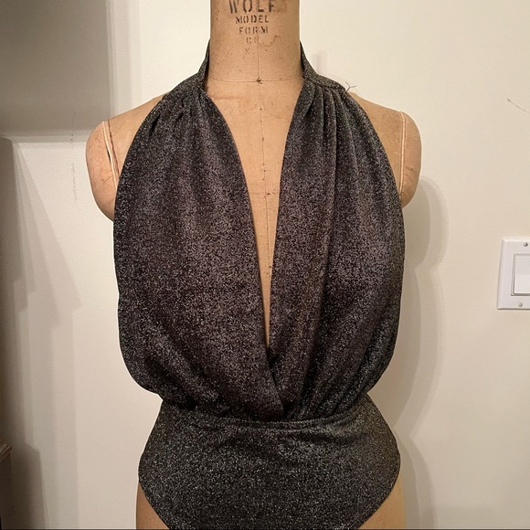 DonnaRinger3's tweet photo. So good I had to share! Check out all the items I'm loving on @Poshmarkapp #poshmark #fashion #style #shopmycloset #dollskill: https://t.co/WLLiOaMN2o https://t.co/0QSCwyrrc4