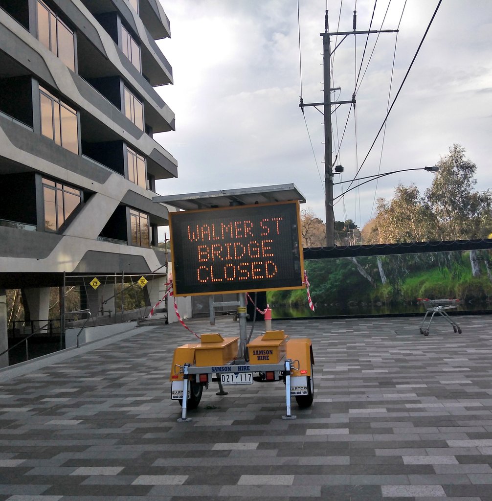 yarrabike's tweet photo. Checking out @Boroondara northern land bridge works to Walmer Street Bridge btw Abbotsford &amp; Kew. Luminated signage in forecourt then two corflutes on @YarraCouncil ramp side. What does everyone else think (hi @BBugVic!) This ok or more signage required🤔https://t.co/oLHjGbYwn4 https://t.co/TxZn7YEWJK