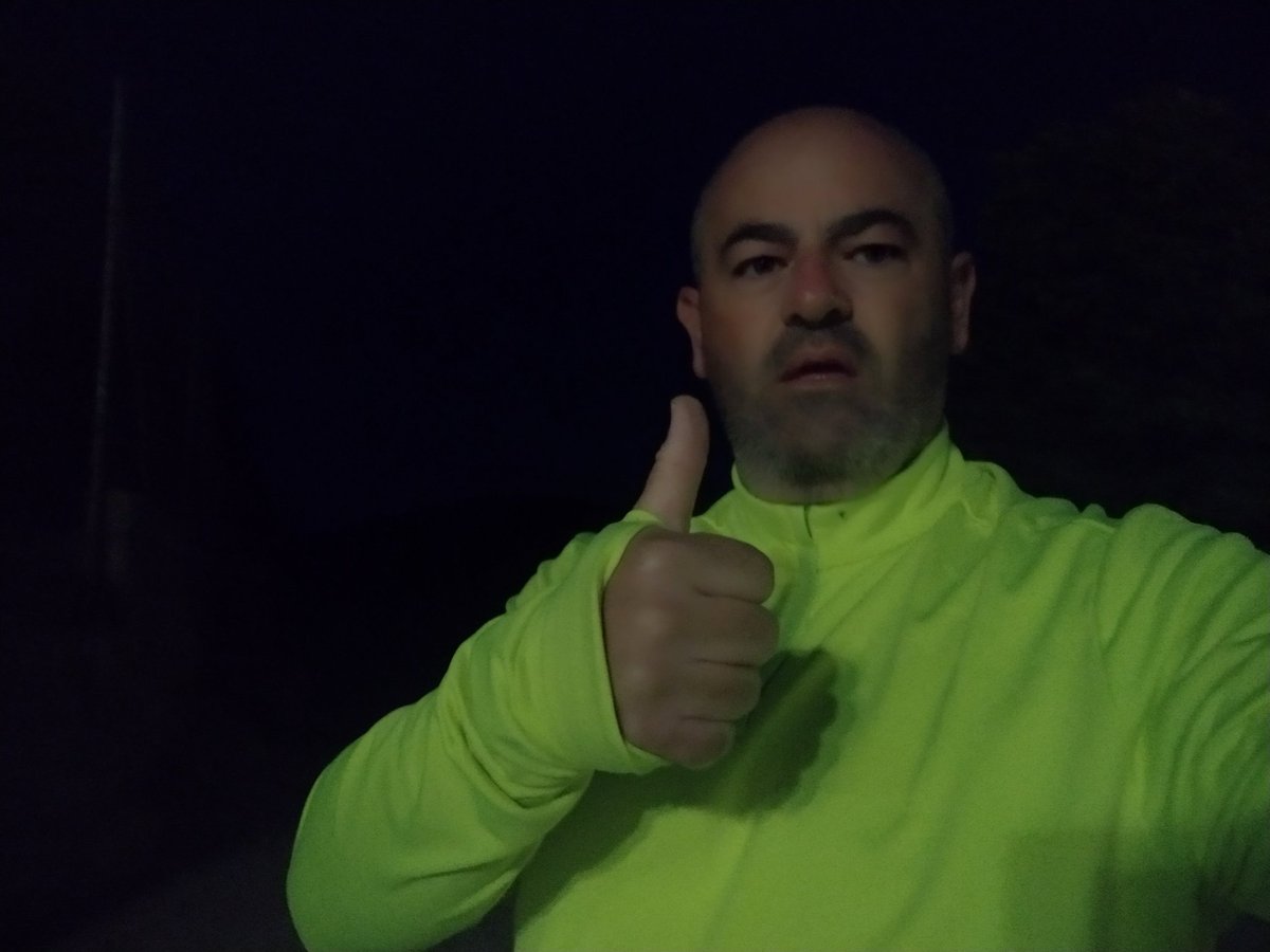 juanmateosm1's tweet photo. Buenos días después de este gran parón  de ocho meses la rodilla vuelve a estar poco a poco a punto #donpe para mis #caminatasmañaneras. Esperemos seguir dando guerra 💪💪💪💪 https://t.co/rwoGj9tDKG
