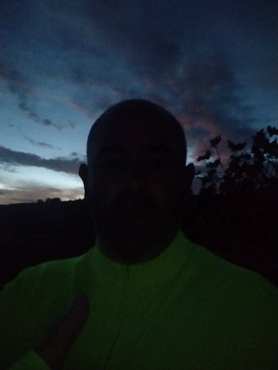 juanmateosm1's tweet photo. Buenos días después de este gran parón  de ocho meses la rodilla vuelve a estar poco a poco a punto #donpe para mis #caminatasmañaneras. Esperemos seguir dando guerra 💪💪💪💪 https://t.co/rwoGj9tDKG