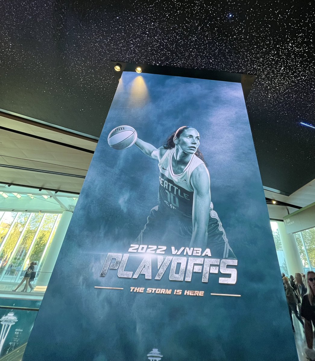 haileyhelber's tweet photo. During the 2004 Summer Olympics, I forced my Dad to wake me up at 3 AM so I could watch the @usabasketball games - because “Sue Bird needed me” 😅 To have one of your childhood heroes go on to become everything she has is incredible 🥺

Thank you for everything, @S10Bird! 💚🏀💛 https://t.co/rWyNm3Y65J