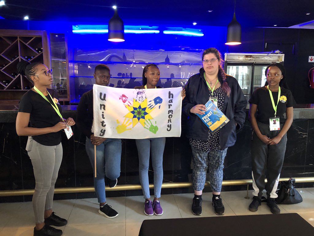 acdblab's tweet photo. Team “The fabulous 5” with their Mandala fun flag themed unity and harmony!
@UJBotany @go2uj
#BotanyExcursion2022 #TransmittingBotany
#UJScience
#UJ_island https://t.co/8oaSiLkpGB