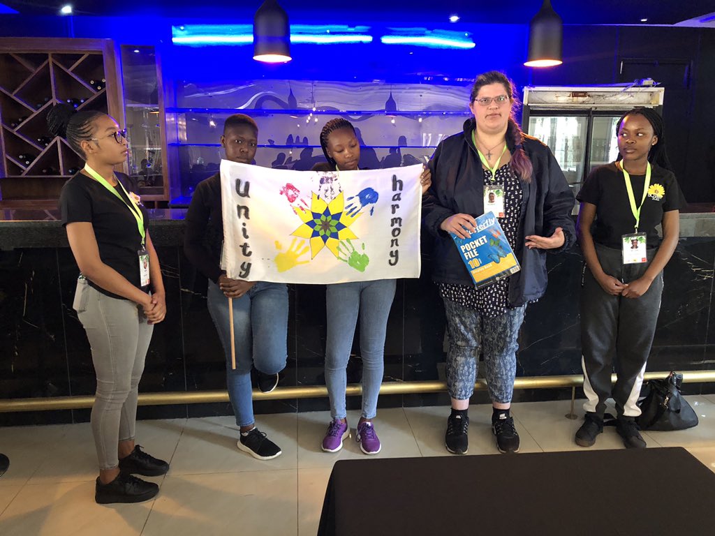 acdblab's tweet photo. Team “The fabulous 5” with their Mandala fun flag themed unity and harmony!
@UJBotany @go2uj
#BotanyExcursion2022 #TransmittingBotany
#UJScience
#UJ_island https://t.co/8oaSiLkpGB