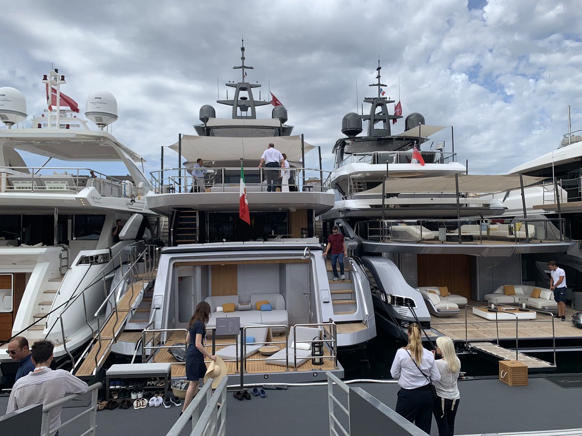 evermarine's tweet photo. And the winner of the @azimutbenetti Sales Award is - Cookie Sola @evermarine  @YachtingCannes https://t.co/8sw1XEF92F