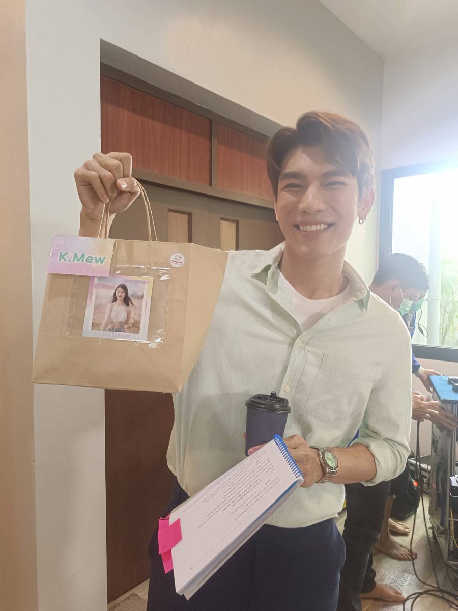 mimiRinrada's tweet photo. ขอบคุณสำหรับ food support มากๆเลยนะคะ อร่อยมากกเลยค่าา
#Q4 #LMAQ4 #LoveMeAgain #KongthupProduction
#MewSuppasit #มิวศุภศิษฏ์ #wjmild https://t.co/SJyC9V4JLY