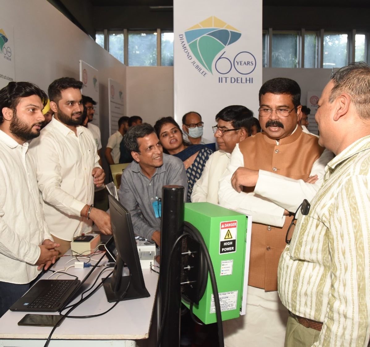 evitechnologies's tweet photo. In the presence of Education Minister @dpradhanbjp EVI Technologies exhibited at IIT Delhi Exhibition of Technologies on the occasion of Diamond Jubilee celebrations.                     #iitdelhi #diamondjubilee #educationminister https://t.co/GEhHnQX1c5