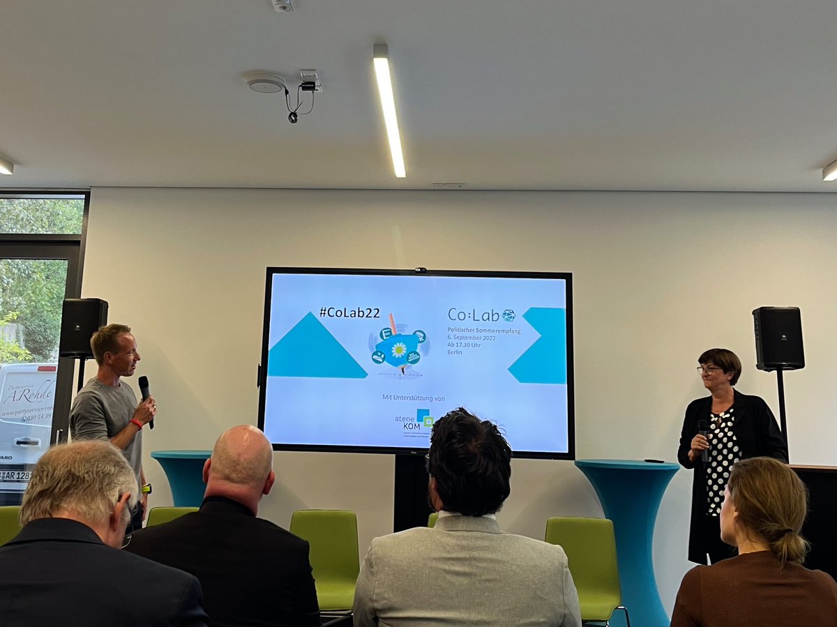 YannickAntonioM's tweet photo. Es gibt sie noch, die digitalen Überzeugungstäter! 🙌
Danke an @Colab_digital für diesen gelungenen Sommerempfang #CoLab22 👏👏
@EskenSaskia @NZippelius @anked @CaroWagner_in @max_fksr @eGouvernante @AlexanderHand @GeraldSwarat @GrossMarc @timbrau @KrellmannAnika &amp; @Excelmueller https://t.co/LMuZ0VhiTR