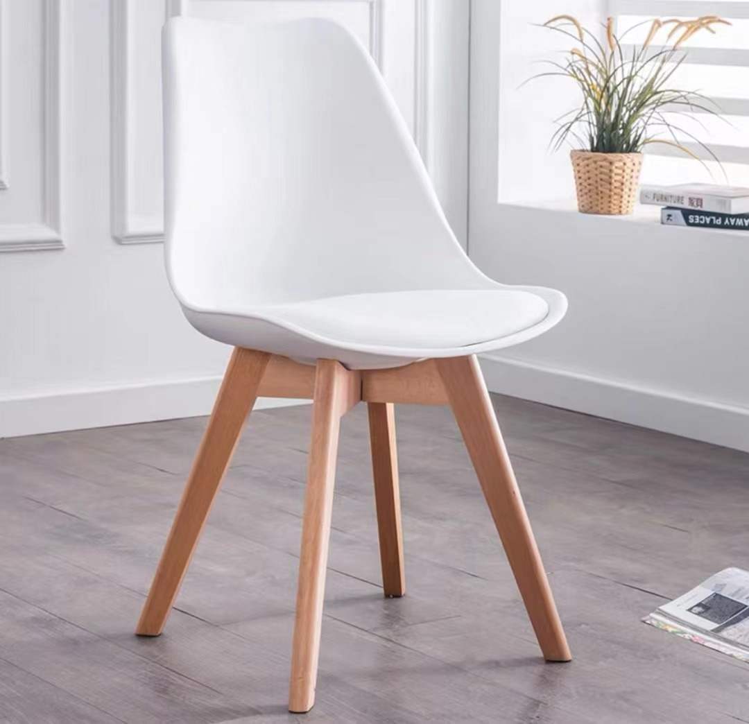 Helen24617256's tweet photo. Top 4 best selling tulip chairs #plasticchair #diningchair #officechair #coffeechair https://t.co/lXVbhkAmXF