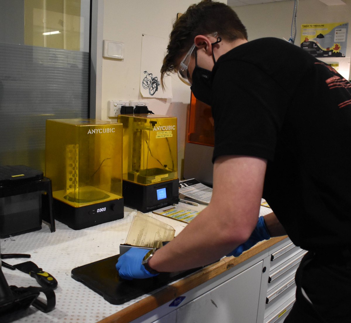 SolarRacingANU's tweet photo. A lot of work has gone into the car over the last few months, here are the headlight covers being resin printed in the ANU MakerSpace!
@anumakerspace 
#anusolarracing #headlightcovers https://t.co/QsSPQ3WTkI