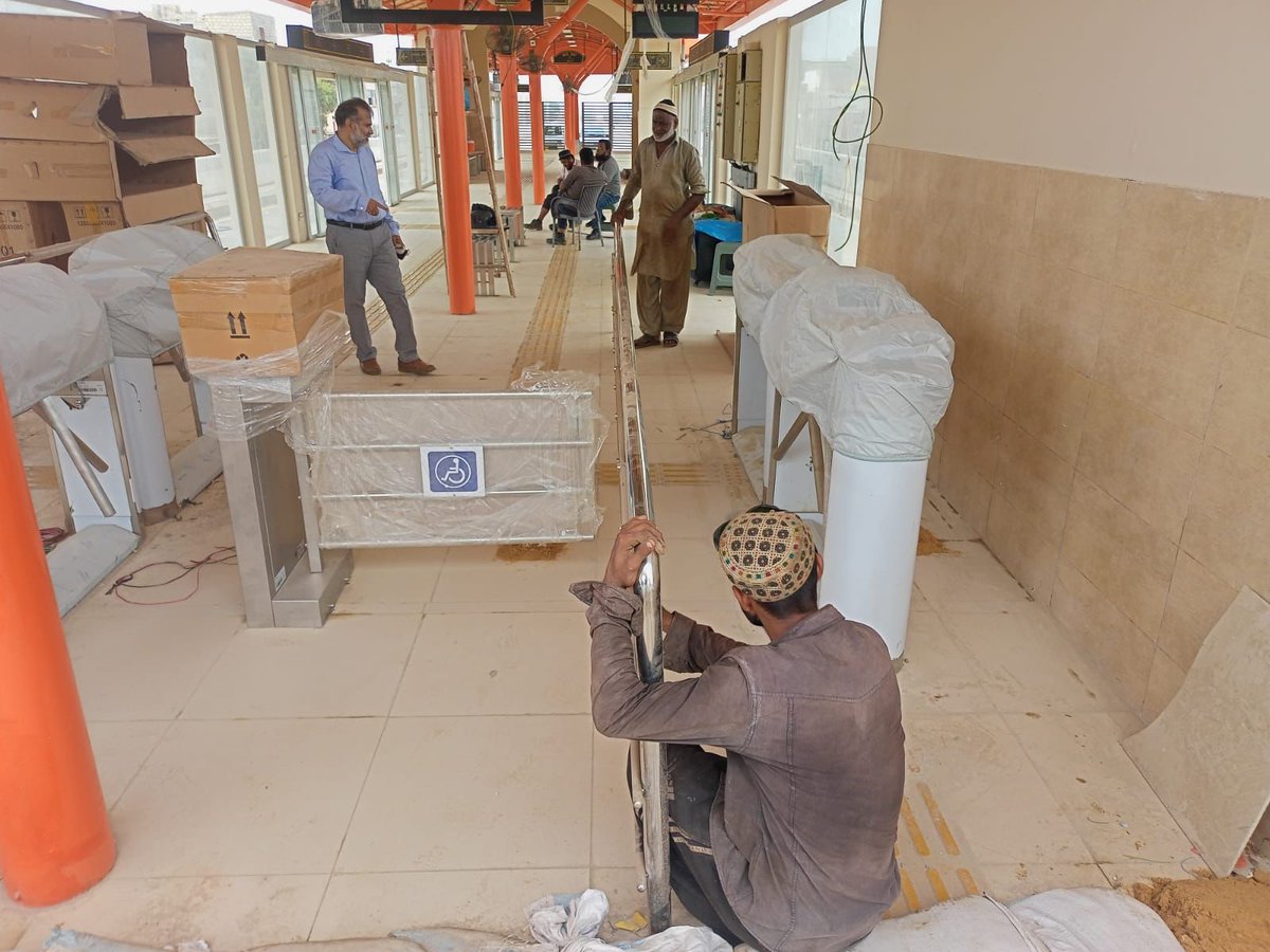 GreenLineKhi's tweet image. Final preparations are being made to begin operations of the Orange Line BRTS!
#sidcl #KarachiBreeze #orangeLineBus #GreenLineBus