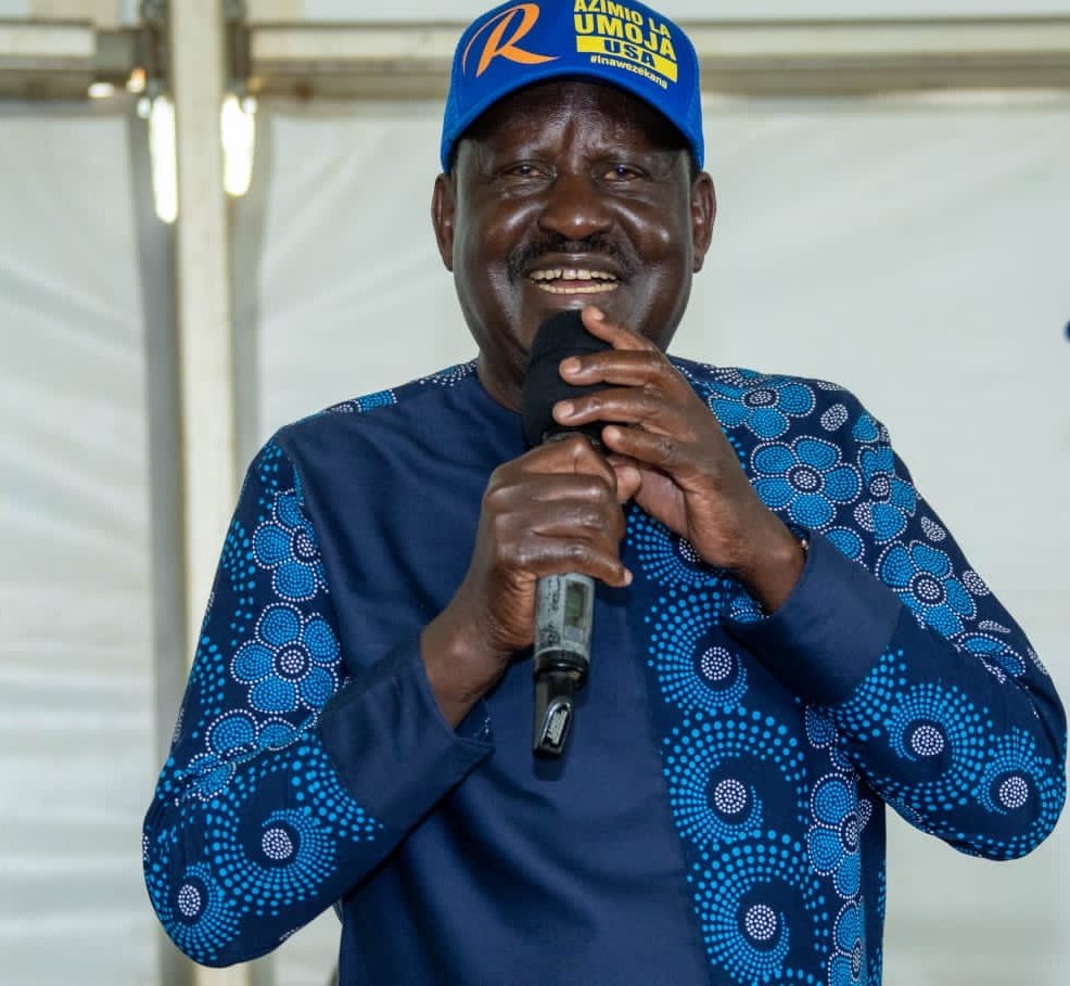 MKabukuro's tweet photo. Raila is a HERO,a CHAMPION of our DEMOCRACY,live long to guide others BABA, RESPECT TO  THE MAN #RailaOdinga https://t.co/KCNrflNdTz