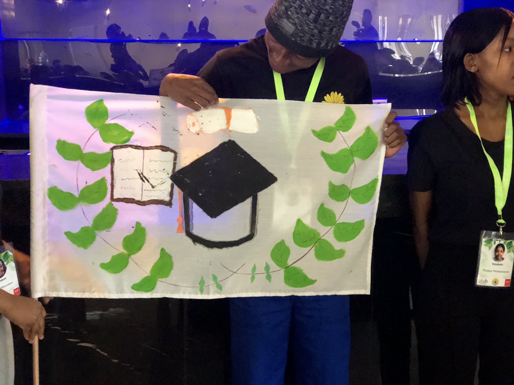 acdblab's tweet photo. Next up we have team “Victorious Laurels”, their fun flag representing victory!!
@UJBotany @go2uj
#BotanyExcursion2022 #TransmittingBotany
#UJScience
#UJ_island https://t.co/JwGFH7Oquv