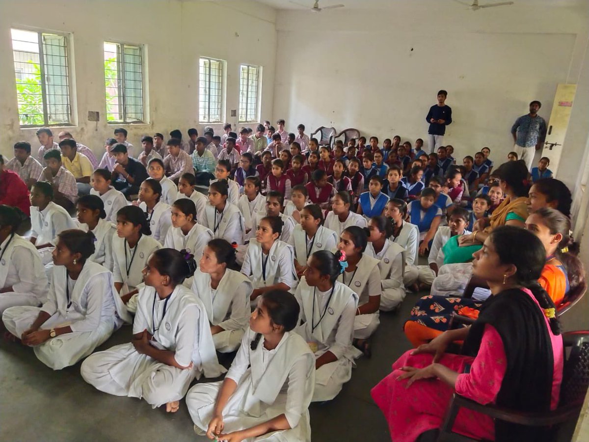 mb_telangana's tweet photo. #MissionBhagiratha drinking water awareness programs are underway. Chief Engineer Smt. Lalitha at Social Welfare school, Thorrur and Superintending Engineer Adilabad at KGBV and TSMS Jainath.

@SmitaSabharwal @DayakarRao2019 https://t.co/CmAcxeU3DX