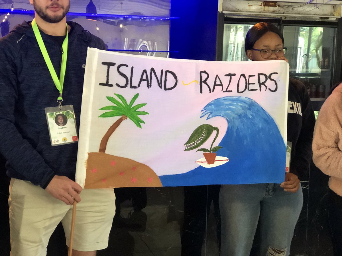 acdblab's tweet photo. The last group to present the fun flag is “The Island Raiders”
@UJBotany @go2uj
#BotanyExcursion2022 #TransmittingBotany
#UJScience
#UJ_island https://t.co/kf2bLO0ewn
