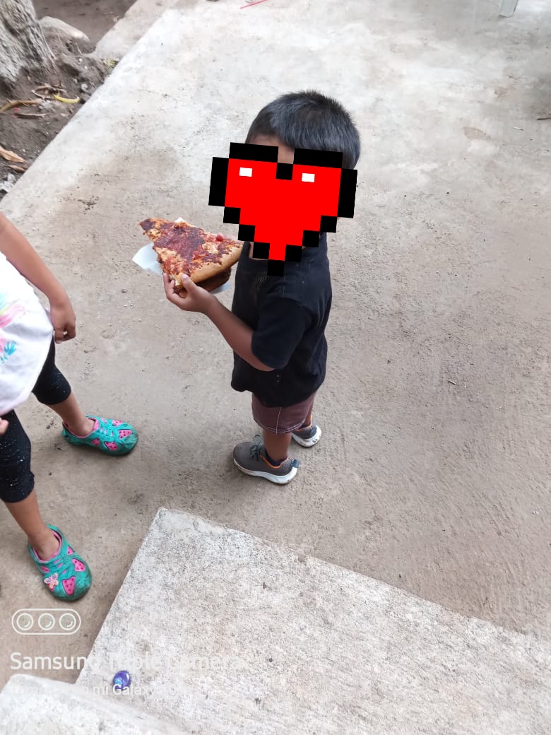SamaritanosP's tweet photo. #DIOSESBUENO seguimos ayudando con alimentos a quienes más lo necesitan, gracias a la empresa que hizo la donación y a GUS GUS BEACH que presto el local y donó las bebidas #JUNTOSPODEMOSHACERMAS https://t.co/VPPo3DgQRl