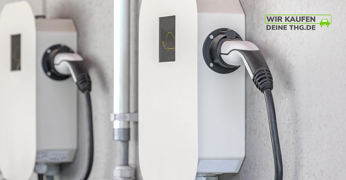 Außer den öffentlichen Ladepunkten gibt es auch für zu Hause die Möglichkeit, mit einer sogenannten privaten Wallbox das E-Auto zu laden.⁠
⁠
Ein paar wichtige Infos zu den Vorteilen und der Förderung gibt's hier: wirkaufendeinethg.de/blog/2022/08/0… 💻📃

#thg #thgquote #elektroautos