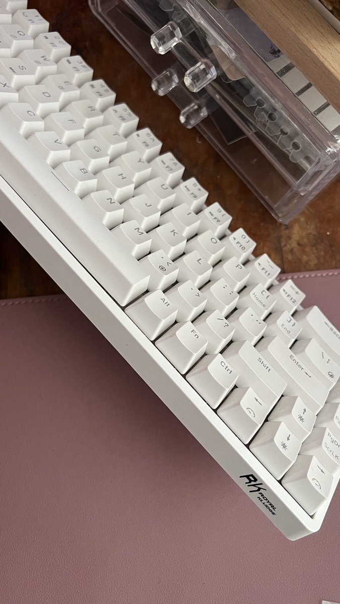 hyunemartfinds's tweet photo. also selling this !!

RKG68 mechanical keyboard
— ₱2k (bought it for ₱2.4k)
— rarely used !! complete inclu with box
— good condition and no issues
— dm me for the vid of rgb backlit

negotiable if PAYO; can do installments!

dm me if interested pls ^^

# wts lfb mech https://t.co/1SPXNkCuya