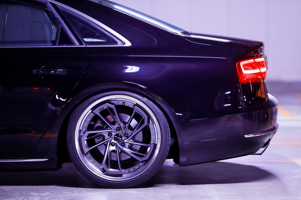 a_imp_gdb's tweet photo. ちょっと下げたAUDI A8と
ちょっと下げたインプ https://t.co/L4CW5uPfGS