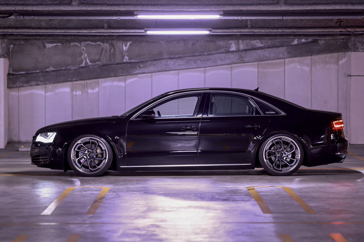 a_imp_gdb's tweet photo. ちょっと下げたAUDI A8と
ちょっと下げたインプ https://t.co/L4CW5uPfGS