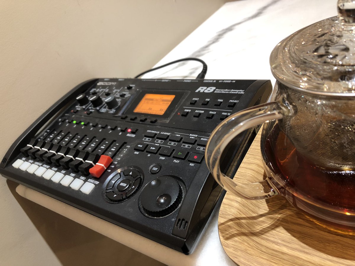 KyouheiShimanoe's tweet photo. マルチトラックレコーダーを持ち込んで、編曲&ミキシング!☺︎
#COMITENCafe https://t.co/3DGUxxYLLY