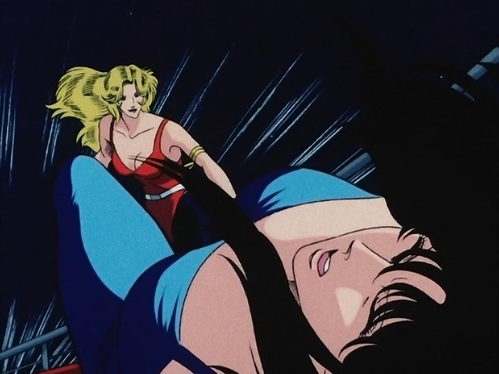 第一話から主人公がボコボコにされていいの?
瞳さんは偽キャッツに圧倒され首絞めで大ピンチに…
偽キャッツは普通に殺しにきます

しかし決戦場をジェットコースターにしたことが裏目に出て、偽キャッツは体が浮いたところを瞳さんに場外に叩き落されてギブアップ

キャッツの日本での活動再開です 