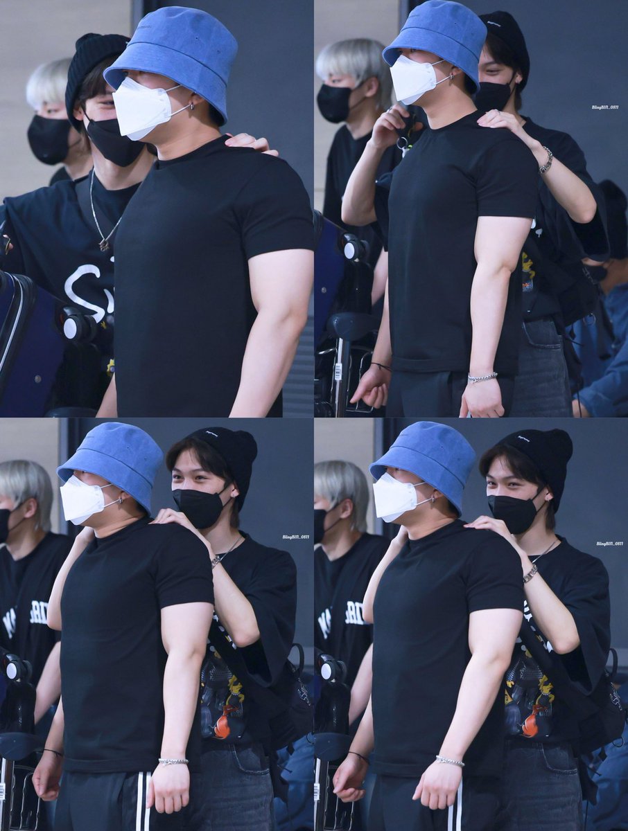 changlixfolder's tweet photo. FELIX PART-TIME IDOL, FULL-TIME CHANGBIN PERSONAL MASSEUR 😁 https://t.co/58ENyeQmMT