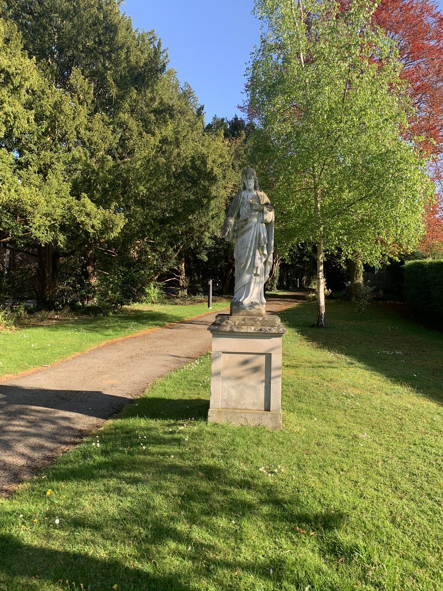 Beaulieu_Head's tweet photo. Having had a great two days #StaffINSET and welcoming our new students to @StEdwardsChelt it is wonderful to have a full school this morning! A what wonderful grounds to arrive at! #SECnewstart #SECcommunity #SECopportunities https://t.co/acT3rUtcdI
