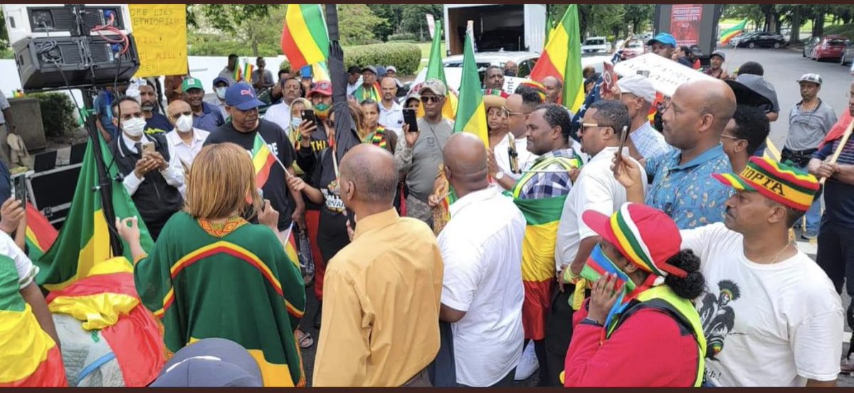 melaku_alebel's tweet image. #የኢትዮጵያ ድምጾች በዓለም አደባባይ ለእውነትና ለፍትህ ፀንተው ቁመዋል:: 

የተፈፀመብንን 3ኛ ዙር ወረራ በአንድነትና በወንድማማችነት   መንፈስ ወጥታችሁ ገልፃችሗልና በአሜሪካ የምትኖሩ  ኢትዮጵያውያንና የኢትዮጵያ ወዳጆች ምስጋና ይገባችሗል!