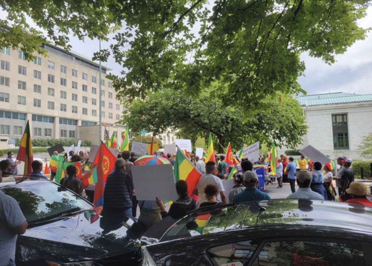 melaku_alebel's tweet image. #የኢትዮጵያ ድምጾች በዓለም አደባባይ ለእውነትና ለፍትህ ፀንተው ቁመዋል:: 

የተፈፀመብንን 3ኛ ዙር ወረራ በአንድነትና በወንድማማችነት   መንፈስ ወጥታችሁ ገልፃችሗልና በአሜሪካ የምትኖሩ  ኢትዮጵያውያንና የኢትዮጵያ ወዳጆች ምስጋና ይገባችሗል!