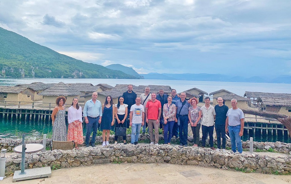Miguel_Altuna's tweet photo. [Es]🔵Con el nuevo curso también se ha retomado la actividad en los proyectos europeos @EUErasmusPlus : 3 profesores de  #MiguelAltuna, involucrados en el proyecto #DigitalVet, han estado en Ohrid, Macedonia del Norte.+Info: https://t.co/t2bdM3ieQs 😊
@FPeuskadi @earlallEU https://t.co/thoEzxrNsE