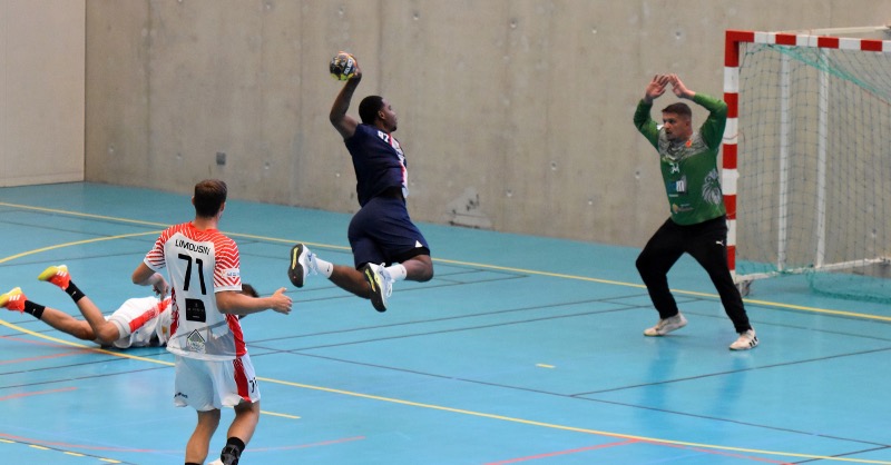 psghand's tweet photo. Départ réussi pour nos jeunes 👌 @les_assidus #N1