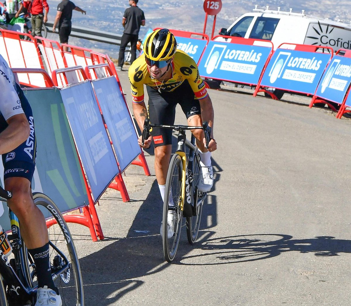 🇪🇸 #LaVuelta22 

Unfortunately, <a href="/rogla/">Primož Roglič</a> will not be at the start of stage 17 as a consequence of yesterday’s crash.

Get well soon, champion! Thank you for all the beautiful moments in this Vuelta. You had ambitious plans for the final days, but sadly it isn’t meant to be. 😔🍀