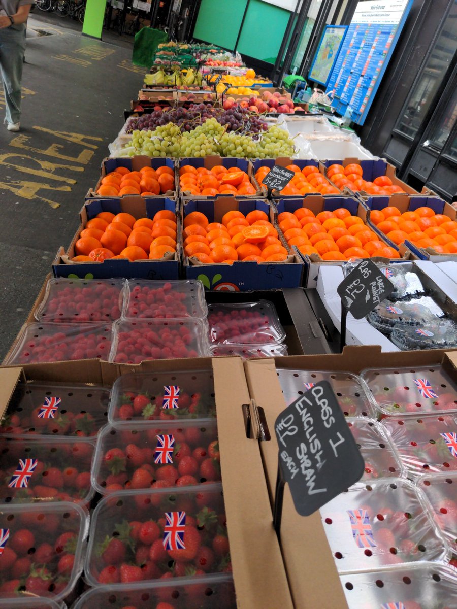 drbecsims's tweet photo. Wonderful to see the fruit and veg stand back at NUH! Super quality fresh fruit and big, very healthy and delicious! Please do support them.#teamnuh #nuhwellbeing https://t.co/TY17F4X9zJ