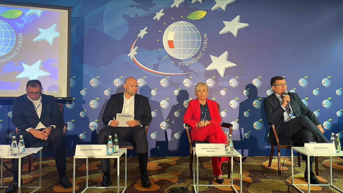 Izba POLMED (@izba_polmed) on Twitter photo Panel: Filary Polskiej Gospodarki na <a href="/Economic_Forum_/">Forum Ekonomiczne</a> nadal trwa. Branża wyrobów medycznych to sektor, w którym wprowadzanie innowacji jest relatywnie tanie. Może to być szansa dla rodzimych małych i średnich przedsiębiorstw. <a href="/ArkadiuszGrdko1/">Arkadiusz Grądkowski</a> <a href="/PiotrUscinski/">Piotr Uściński 🇵🇱</a> <a href="/MRiTGOVPL/">Ministerstwo Rozwoju i Technologii</a> Panel: Filary Polskiej Gospodarki na <a href="/Economic_Forum_/">Forum Ekonomiczne</a> nadal trwa. Branża wyrobów medycznych to sektor, w którym wprowadzanie innowacji jest relatywnie tanie. Może to być szansa dla rodzimych małych i średnich przedsiębiorstw. <a href="/ArkadiuszGrdko1/">Arkadiusz Grądkowski</a> <a href="/PiotrUscinski/">Piotr Uściński 🇵🇱</a> <a href="/MRiTGOVPL/">Ministerstwo Rozwoju i Technologii</a>