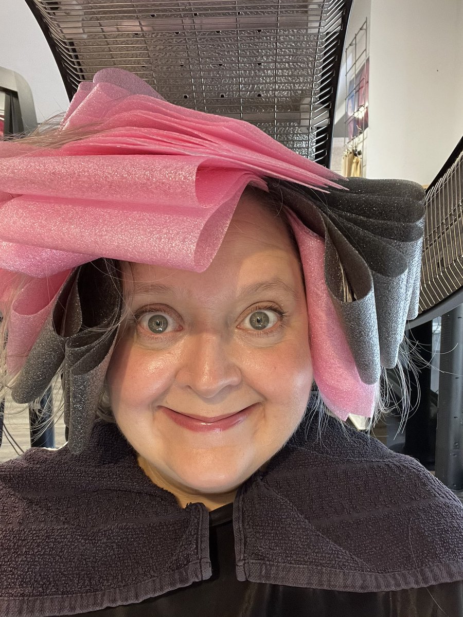 shloobee's tweet photo. Hair day! #Hair #Hairdresser #CutAndColour #NewHair https://t.co/3bNIq9QWrK