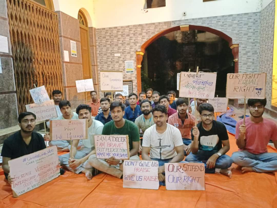 midnight sit-in protest (অবস্থান বিক্ষোভ, Day -22)
#increase_veterinary_intern_stipend
#increase_veterinary_internship_allowance
<a href="/MamataOfficial/">Mamata Banerjee</a> <a href="/SwapanDebnath98/">Swapan Debnath</a> <a href="/narendramodi/">Narendra Modi</a> <a href="/WBTMCPofficial/">West Bengal Trinamool Chhatra Parishad</a>
<a href="/AITCofficial/">All India Trinamool Congress</a> <a href="/HomeBengal/">HOME DEPARTMENT - GOVT. OF WEST BENGAL</a> <a href="/atul1chaturvedi/">atul chaturvedi</a> @Murugan_MoS <a href="/Dept_of_AHD/">Dept of Animal Husbandry & Dairying, Min of FAH&D</a> <a href="/presidentVCI/">Dr. Umesh C Sharma</a>