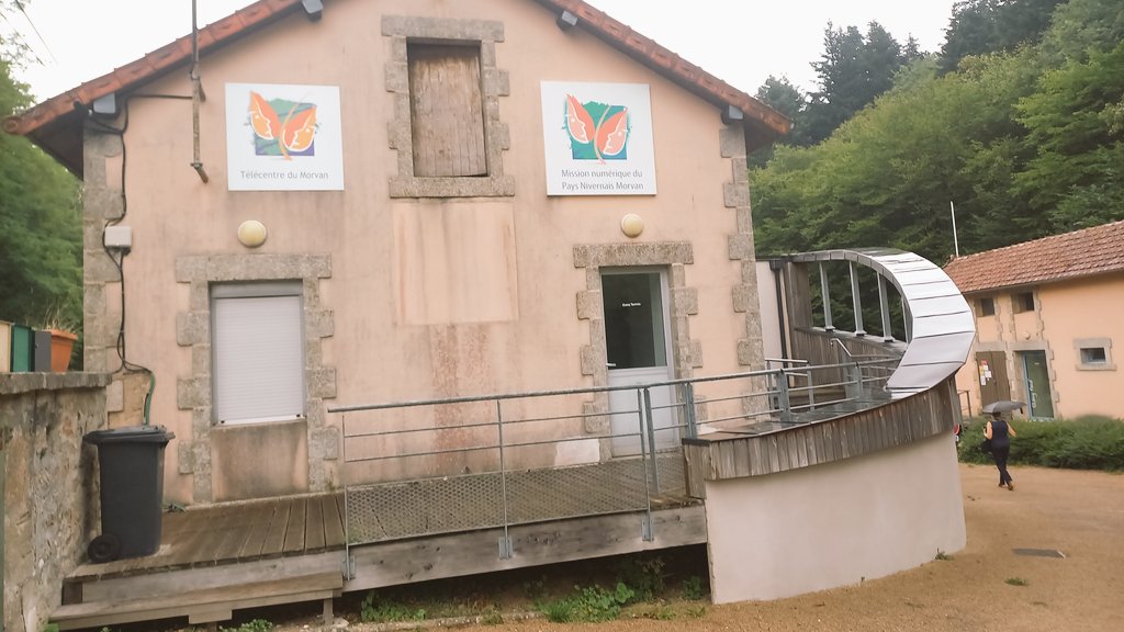InterregErudite's tweet image. Rain arrived to #Lormes and we are visiting today in the morning Mission Numérique Digital Hub du Pays Nivernais Morvan to discus #digital inclusion and transformation in #rural #Burgundy and the impact of #COVID19 #interregeurope