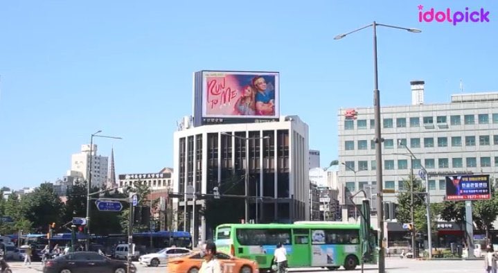 kowalerts's tweet photo. LOOK: KdLex Billboard in South Korea. 

Located in Shinhan Bank Building in front of Exit One of Seodaemun Station. @alexailacad @kdestrada_ 

KDLex RunToMe BILLBOARD
#kdlexidolpickbestintlartist https://t.co/27EyJWTamD