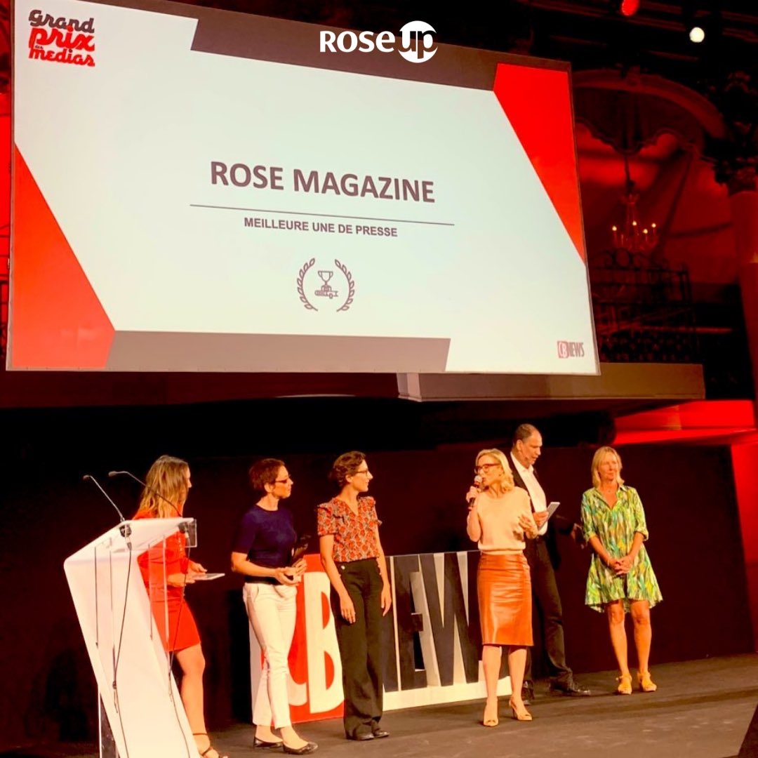 RoseUpAsso's tweet photo. 🎉 ll y a 10 ans, mettre en couverture une femme en chimiothérapie et enceinte était inimaginable : @RoseUpAsso est très fière d’avoir remporté hier soir le Grand Prix des médias @CB_News pour la meilleure UNE de presse de Rose magazine !🎉
#cancer
#RoseMagazine
#GrandPrixCbNews https://t.co/ETW5Nhtdcy