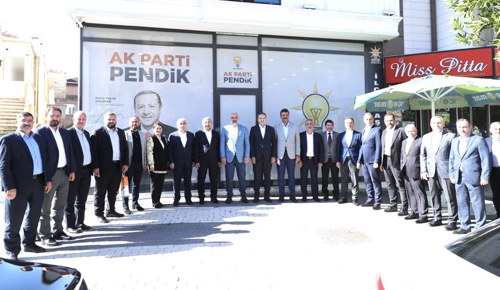 bbismailerdem's tweet photo. İstanbul Ak Parti Anadolu yakası İlçe başkanları toplantısını İl başkanımız sayın @osmannnurika başkanlığında Pendik ilçemizde gerçekleştirdik.

“Yüz Yüze 100 Gün” programlarını, gelecek aylar yapılacak çalışmaları değerlendirdik. 

Hedef 2023

“Mesele MEMLEKET Meselesi” https://t.co/BXzeKUwUsB