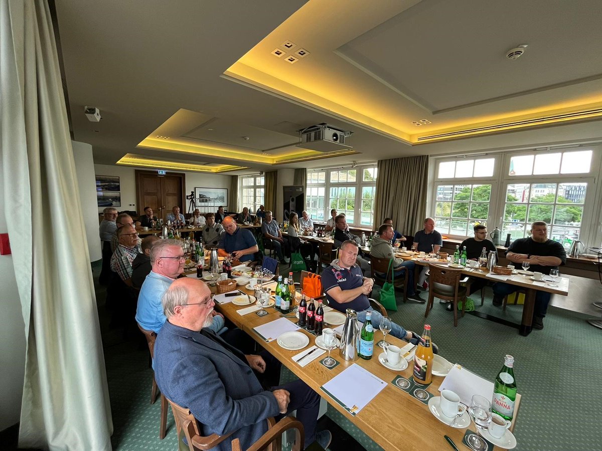 TelecomBehnke's tweet photo. In Hamburg sagt man Tschüss! Herzlichen Dank an alle Teilnehmer und dem Team vom BLOCKBRÄU für eine tolle Veranstaltung.
Am 20. September geht es weiter im Brauhaus Wittenberg.
👉 https://t.co/sZwxO8NZtP
#behnke #bintecelmeg #foncloud #snom #brauereitour https://t.co/Nmt2T4kcJj