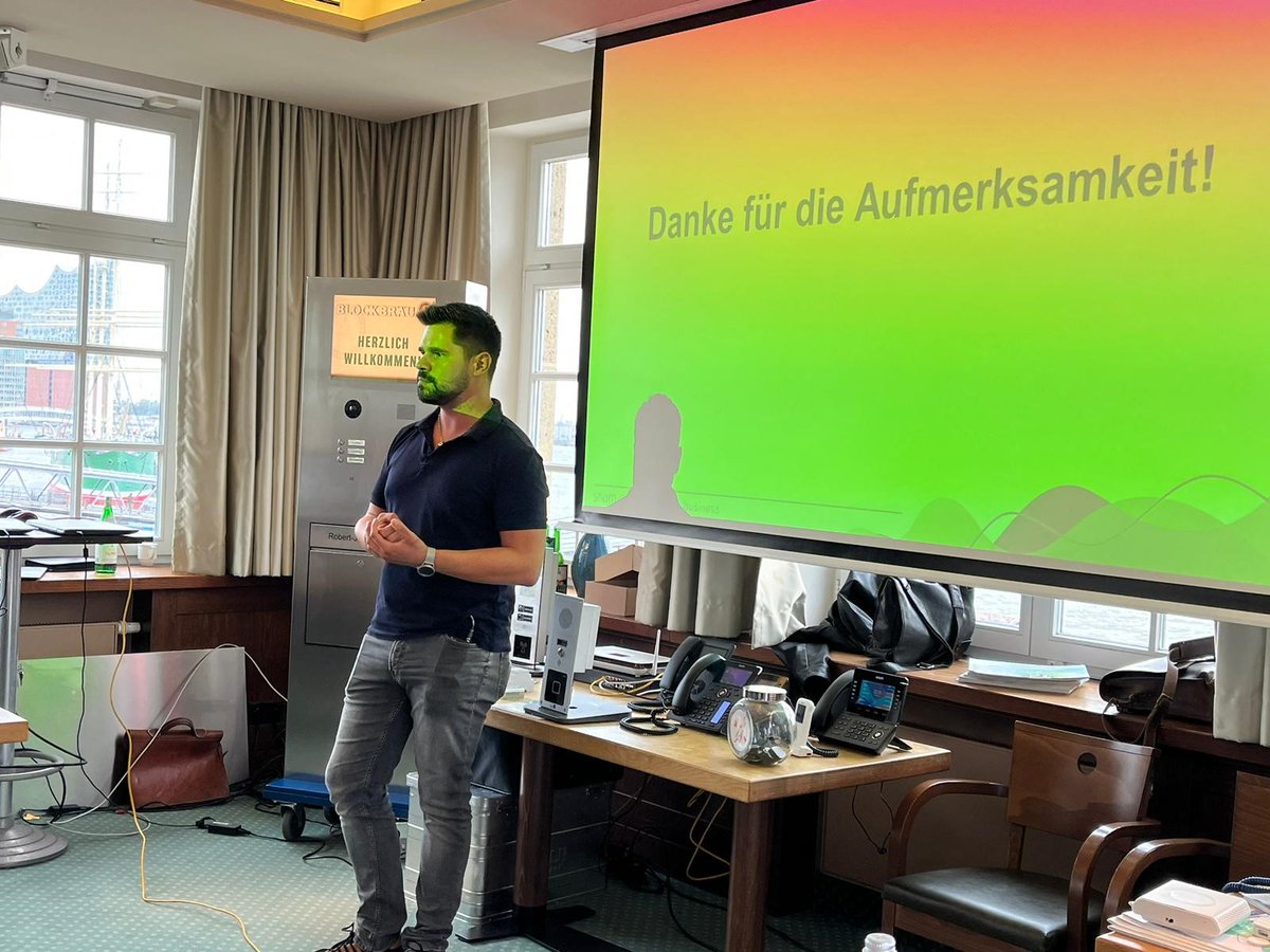 TelecomBehnke's tweet photo. In Hamburg sagt man Tschüss! Herzlichen Dank an alle Teilnehmer und dem Team vom BLOCKBRÄU für eine tolle Veranstaltung.
Am 20. September geht es weiter im Brauhaus Wittenberg.
👉 https://t.co/sZwxO8NZtP
#behnke #bintecelmeg #foncloud #snom #brauereitour https://t.co/Nmt2T4kcJj
