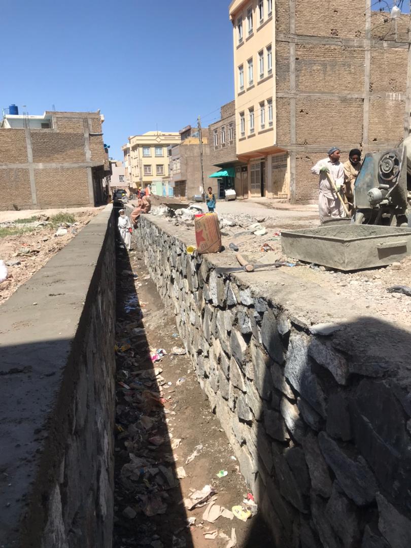 UNHabitatAf's tweet photo. #Pictures👇: Our projects’ progress in #KarteMaiwand and #JamArea of #Herat province, where we are constructing 2⃣0⃣0⃣m and 2⃣1⃣5⃣m canals.
These canals would effectively mitigate the risk of flash floods in these areas. https://t.co/8y1X8MVjdE