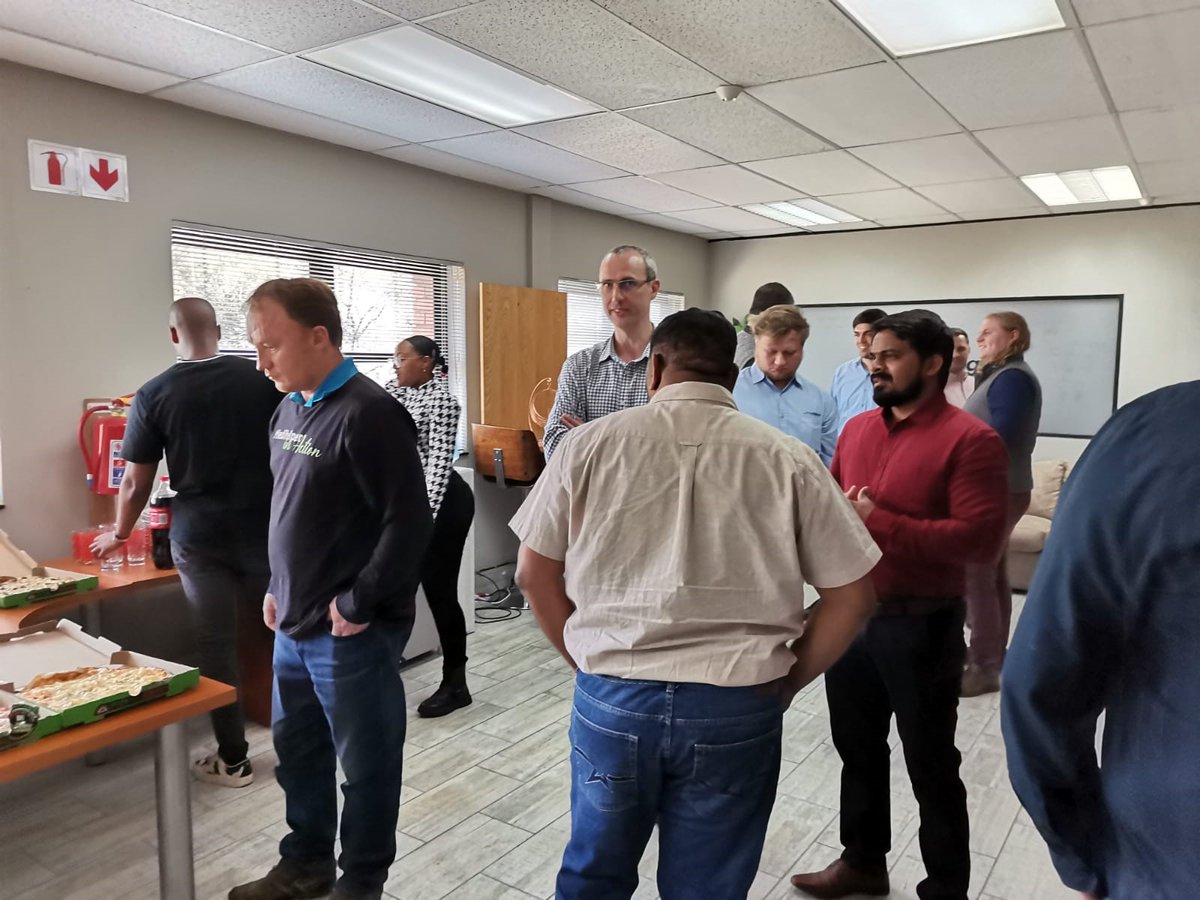 FirstTecDigital's tweet image. What a vibey day at the First Technology Digital office last week! We welcomed some new team members and enjoyed some pizza for lunch. 🍕
#softwaredevelopers #team