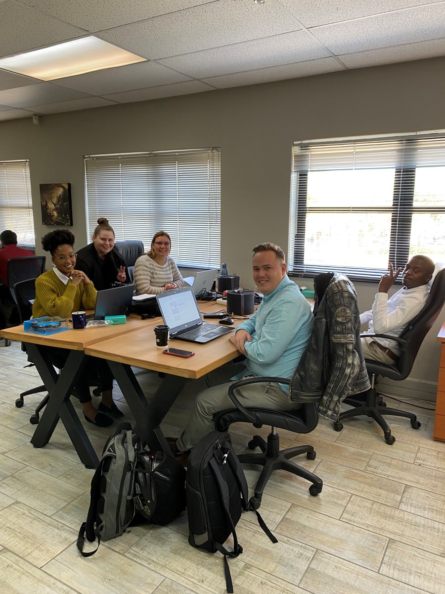 FirstTecDigital's tweet image. What a vibey day at the First Technology Digital office last week! We welcomed some new team members and enjoyed some pizza for lunch. 🍕
#softwaredevelopers #team