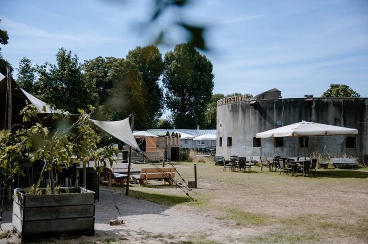 Zondag 11 september is het weer feest op het Terraseiland bij Fort aan de Klop. Catching Cultures Orchestra organiseert dit festival omdat de stad Utrecht 900 Jaar is geworden. Vier jij het mee tussen 13.00 en 18.00 uur? Toegang gratis. tinyurl.com/2gwh3vay
