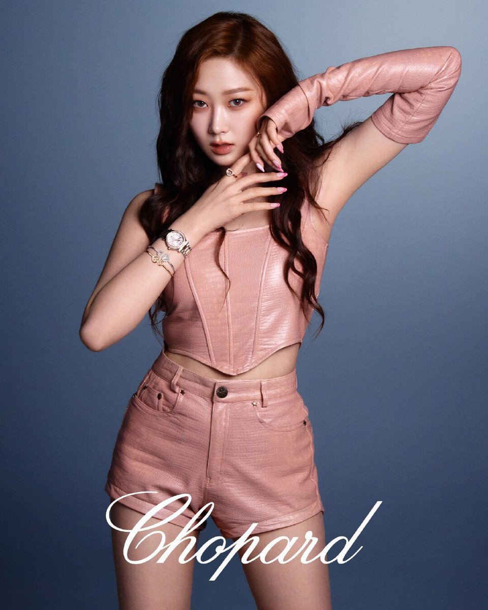 AERlAESPA's tweet photo. She arranged concurrently with all the hopes that convey that the lass has come with a graceful swing from the presence that displays the terrific fragment of its magnificence. So that, on Chopard, who brought it, presented everything without hesitation by frankly paving the way. https://t.co/JgKgzjOOc5