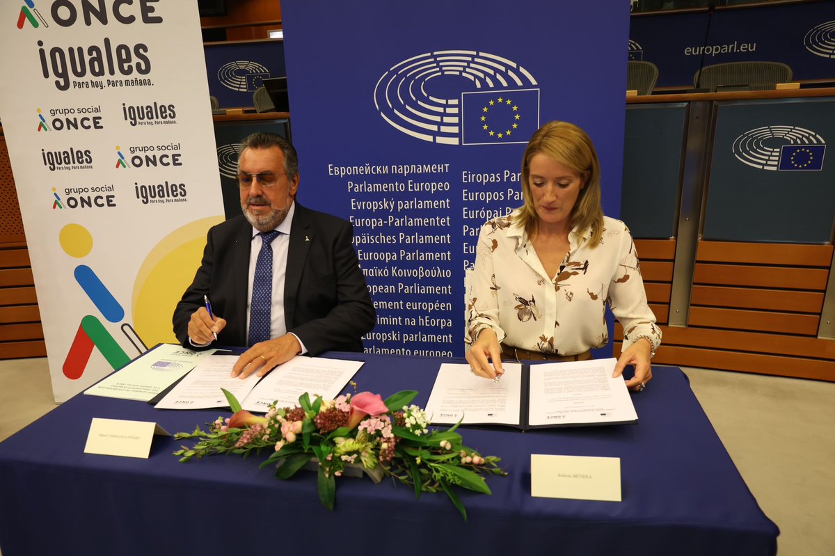 El #ParlamentoEuropeo i el #GrupoSocialONCE han renovat avui a Brussel·les un acord de col·laboració per millorar la qualitat de vida dels 80 milions de ciutadans europeus amb alguna discapacitat. 
Junts per una Europa més social! #Iguals
<a href="/EP_President/">Roberta Metsola</a> <a href="/Europarl_ES/">Parlamento Europeo en España</a> <a href="/EUparliament/">European Parliament</a>
