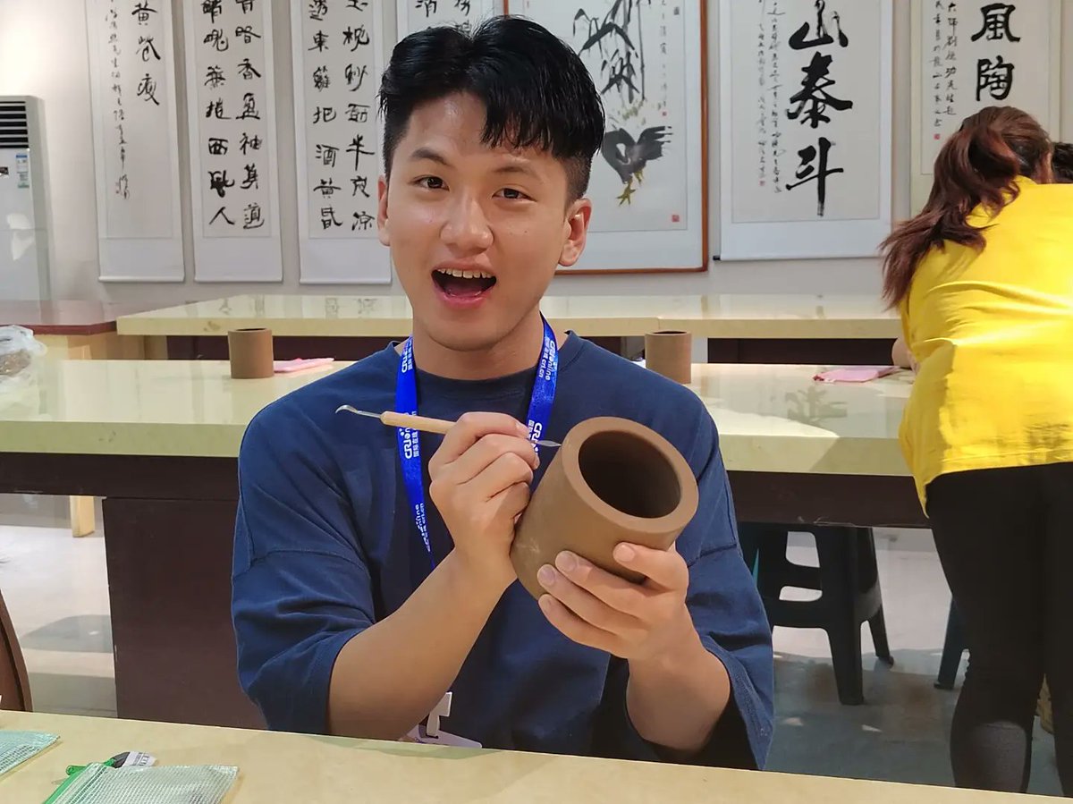 Jinan_ICC's tweet image. #JinanStyle #JinanChina
International #videobloggers visit the spring city of Jinan, admire the beauty of Daming Lake, and taste the spring water-made tea in the small courtyard.